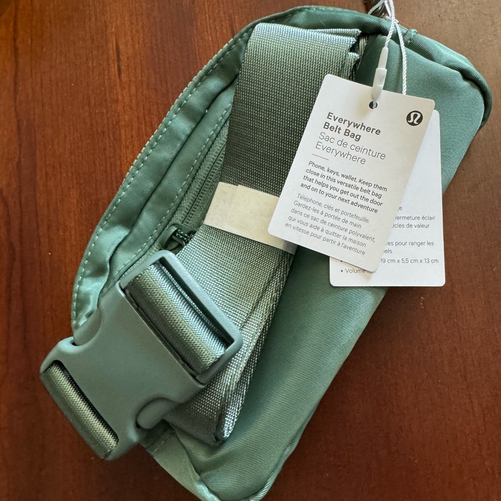 Lululemon belt bag!!! - Picture 2 of 2